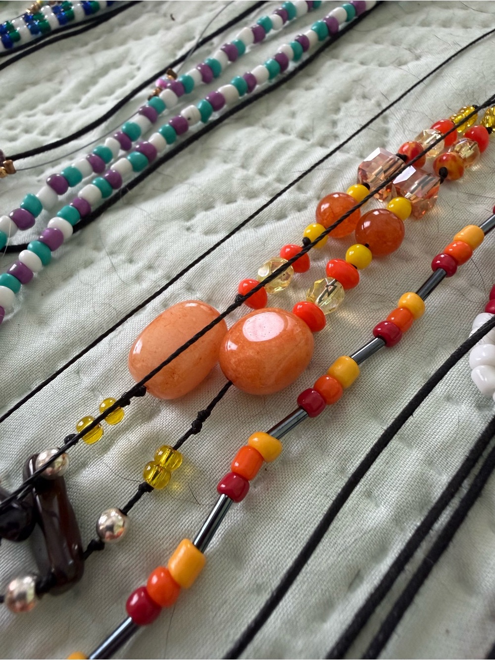 100+ Piece Lot Women's Glass, Natural Stone Hand Beaded Necklaces/Bracelets - Picture 15 of 16